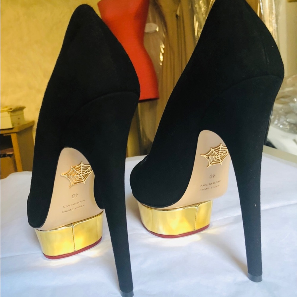 Charlotte Olympia Dolly Suede Platforms sz. 40